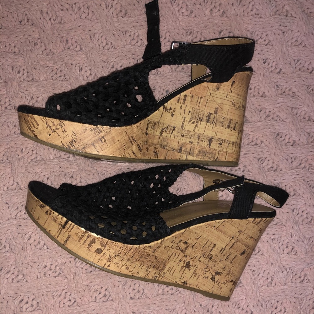 Black Wedges